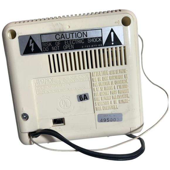 Vintage Sony ICF C10W Cube Alarm Clock Radio AM FM Digital Display - Picture 9 of 10